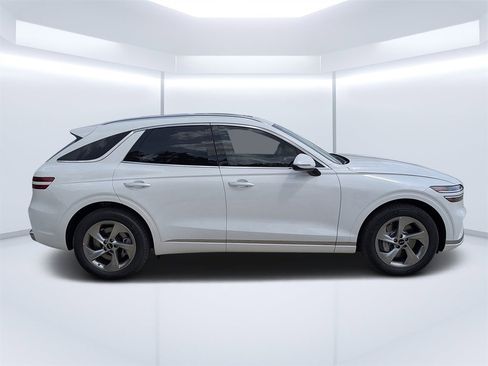 New 2026 Genesis GV70 2.5T Select image 2