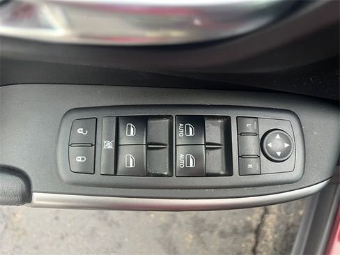 Used 2019 Jeep Cherokee Latitude Plus image 36