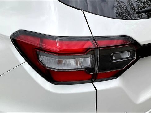 Used 2025 Honda Pilot Elite image 23