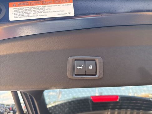 New 2025 Mitsubishi Outlander SE image 9