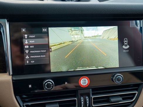 New 2026 Porsche Macan image 20