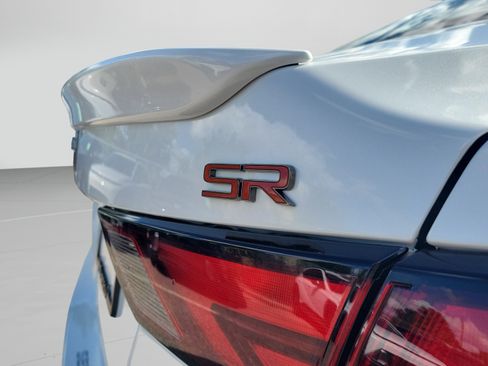 Used 2025 Nissan Sentra SR FWD image 31