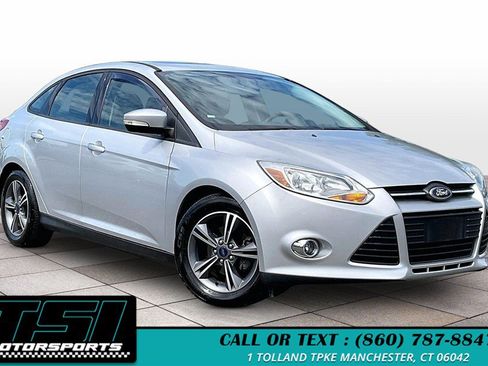 Used 2014 Ford Focus SE w/ SE Sport Package FWD image 11