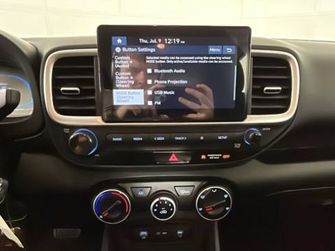 Certified 2026 Hyundai Venue SE FWD image 22