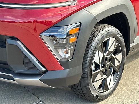 Used 2025 Hyundai Kona SEL image 8