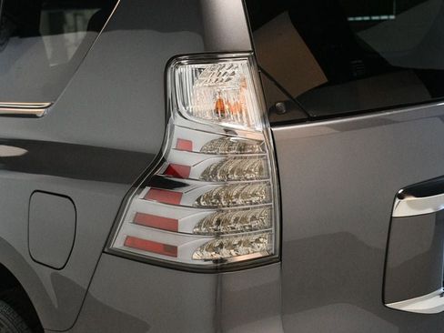 Used 2021 Lexus GX 460 Premium AWD/4WD image 16