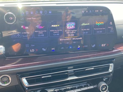 Used 2024 Chevrolet Traverse Z71 w/ Enhanced Driving Package image 22