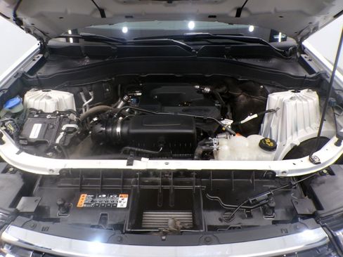 Used 2020 Ford Explorer XLT w/ Equipment Group 202A image 28