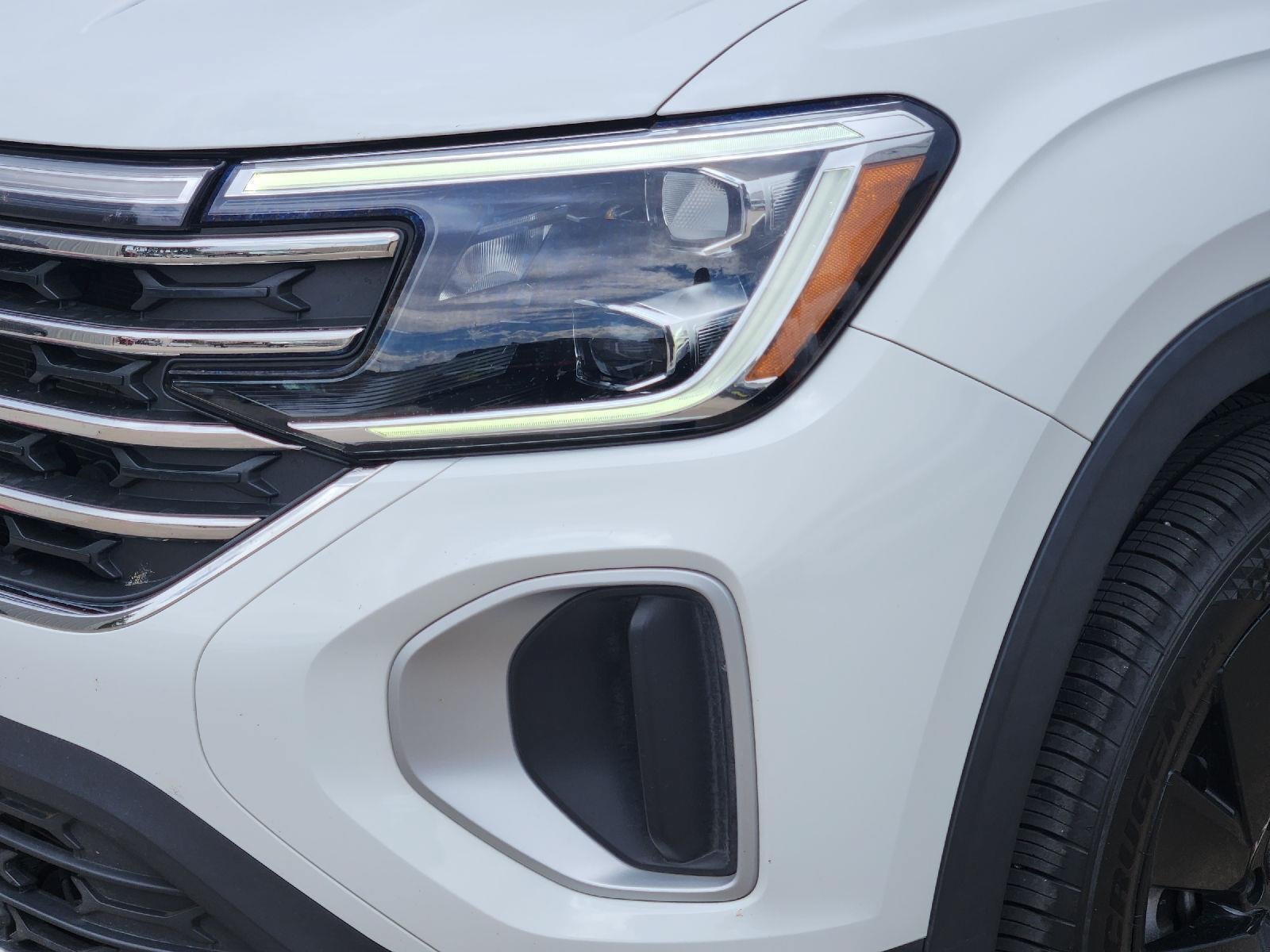 Used 2024 Volkswagen Atlas SE w/ Black Wheel Package FWD image 8