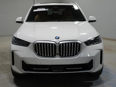 Certified 2024 BMW X5 xDrive40i w/ Premium Package AWD/4WD image 13