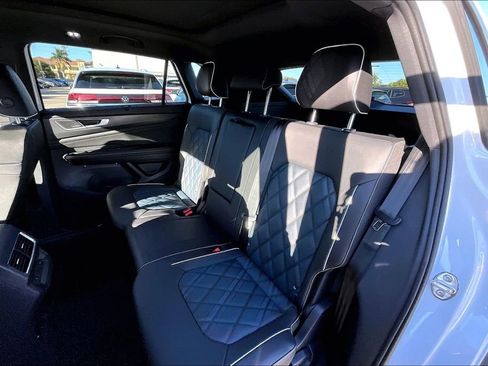 New 2026 Volkswagen Atlas Cross Sport SEL Premium R-Line AWD/4WD image 17