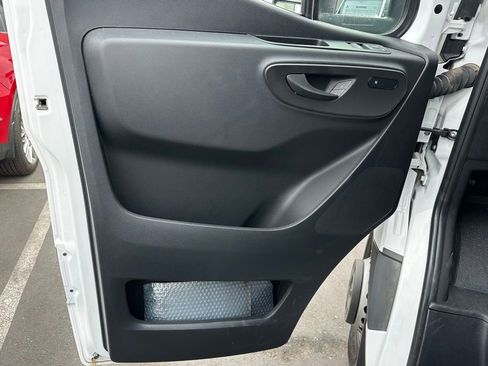 Used 2024 Mercedes-Benz Sprinter 4500 image 16