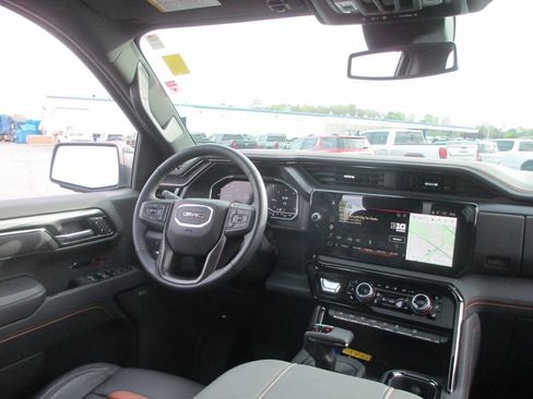 Used 2025 GMC Sierra 1500 AT4 w/ AT4 Premium Package image 29