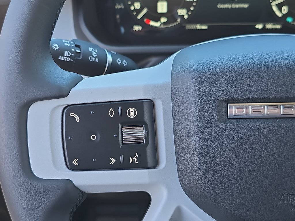 New 2026 Land Rover Defender 110 X-Dynamic SE AWD/4WD image 17