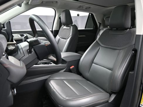New 2025 Ford Explorer Active w/ Active Comfort Package AWD/4WD image 8