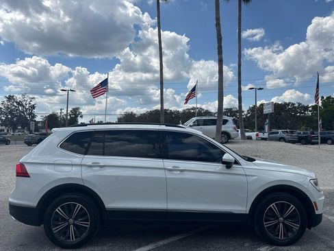 Used 2018 Volkswagen Tiguan SE w/ 18" Alloy Wheels Package image 6