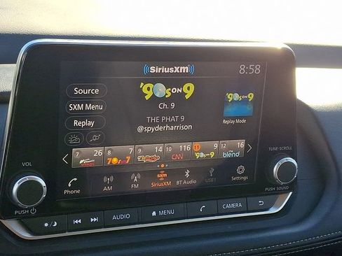 Certified 2025 Nissan Rogue SV image 17