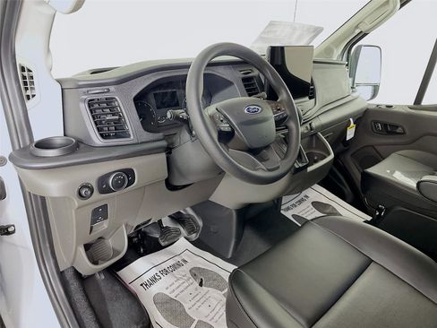 New 2025 Ford Transit 250 148 Medium Roof image 9