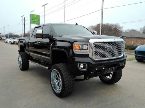 Used 2016 GMC Sierra 2500 Denali w/ Duramax Plus Package image 4