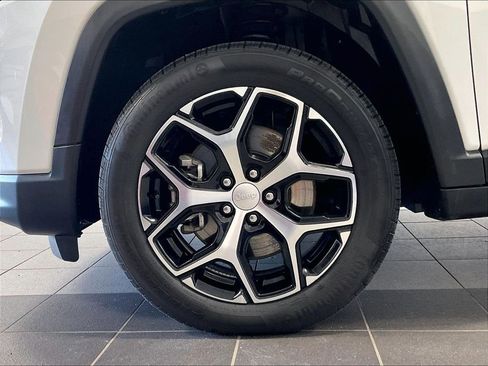 Used 2024 Jeep Compass Limited AWD/4WD image 7
