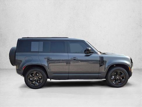 Used 2025 Land Rover Defender 110 S AWD/4WD image 4