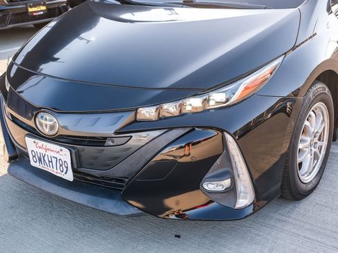 Certified 2020 Toyota Prius Prime Limited w/ Carpet Mat Package FWD image 11