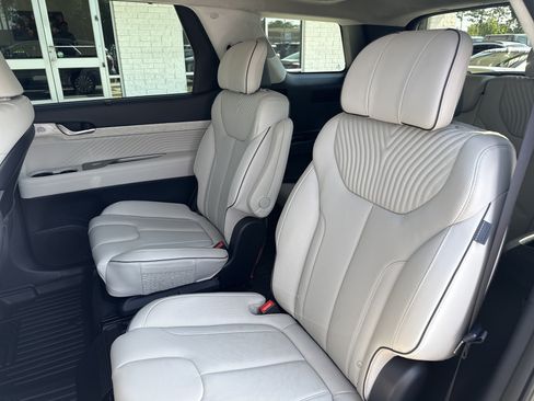 Used 2024 Hyundai Palisade Calligraphy FWD image 13