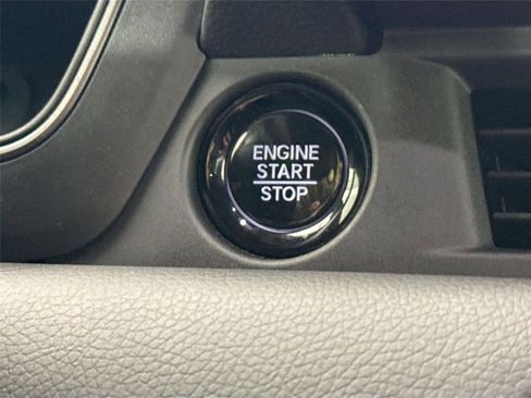 Used 2025 Honda Pilot TrailSport image 21