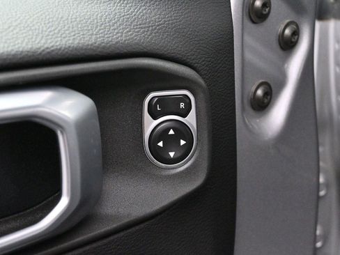 Used 2020 Jeep Wrangler Unlimited Rubicon AWD/4WD image 10
