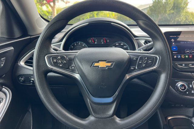 Used 2025 Chevrolet Malibu LT FWD image 25