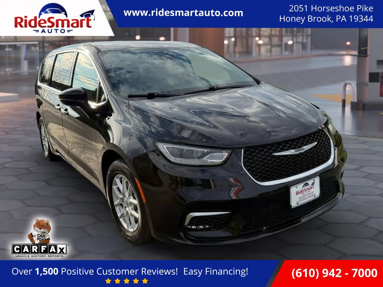 Used 2023 Chrysler Pacifica Touring-L FWD image 1