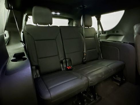 Used 2021 Chevrolet Suburban Z71 w/ Luxury Package image 31