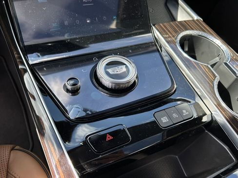 New 2026 Cadillac Escalade Luxury image 24