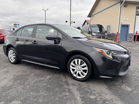 Used 2022 Toyota Corolla LE image 1