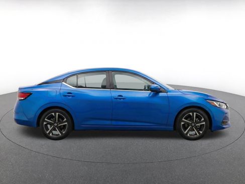 Used 2025 Nissan Sentra SV FWD image 10