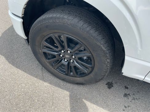 Used 2024 Ford F150 Platinum w/ Equipment Group 702A High image 9