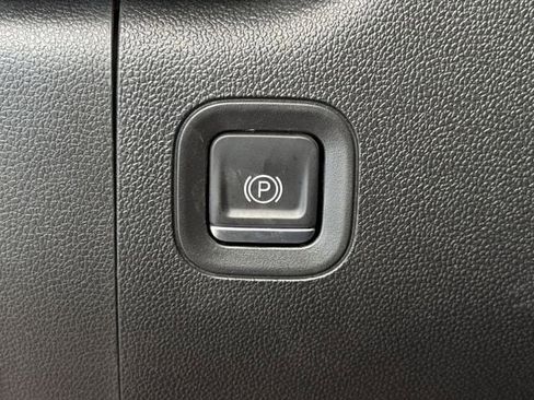 Used 2022 Chevrolet Silverado 1500 Custom image 21