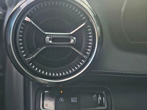 Used 2025 Chevrolet Equinox LT image 15