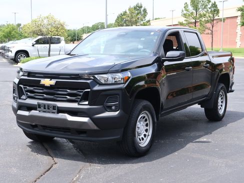 Used 2024 Chevrolet Colorado W/T RWD image 22