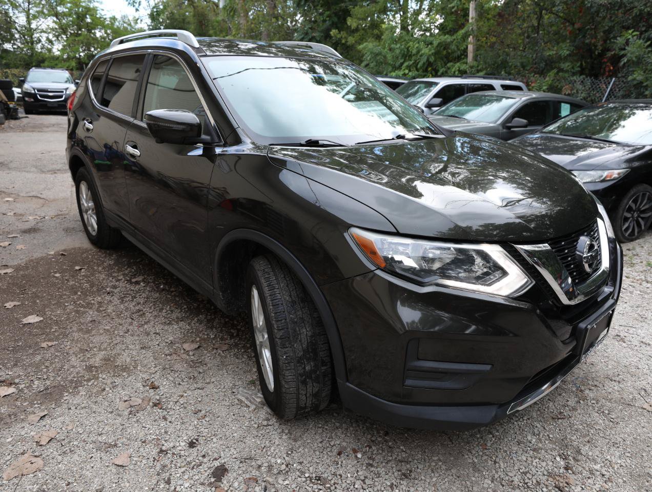Used 2017 Nissan Rogue SV w/ SV Premium Package AWD/4WD image 4