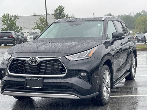 Used 2026 Toyota Highlander Platinum AWD/4WD image 13