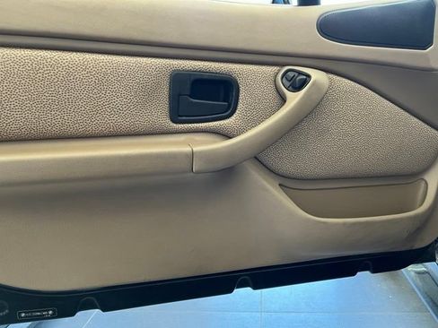 Used 1998 BMW Z3 2.8 RWD image 10