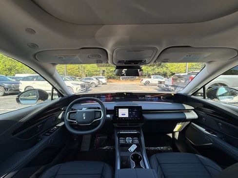 New 2025 Lincoln Nautilus Reserve image 8