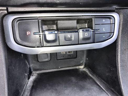Used 2023 GMC Acadia SLE w/ Driver Convenience Package FWD image 19