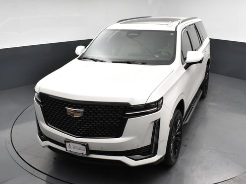 Used 2024 Cadillac Escalade Premium Luxury AWD/4WD image 19