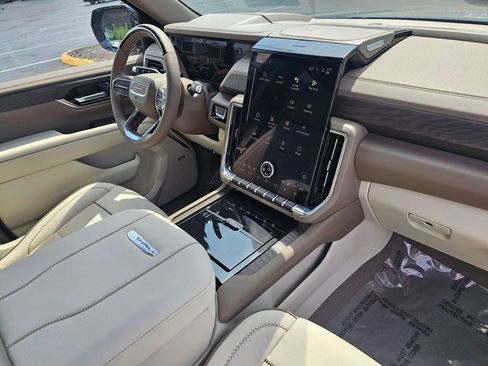 New 2026 GMC Yukon XL Denali AWD/4WD image 10