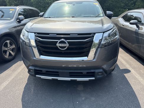 Used 2023 Nissan Pathfinder Platinum w/ Lighting Package (N93) AWD/4WD image 2