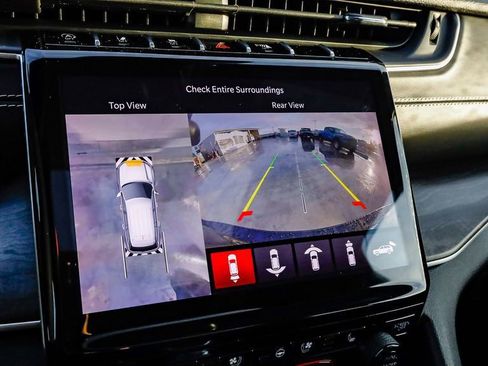 Certified 2024 Jeep Grand Cherokee L Limited w/ Luxury Tech Group II image 30