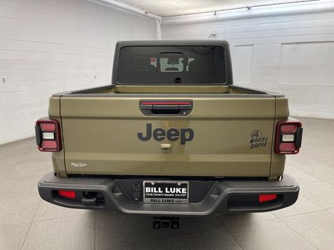 New 2025 Jeep Gladiator Willys image 4