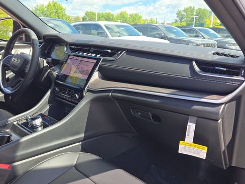 New 2025 Jeep Grand Cherokee Limited w/ MOPAR Finishing Package image 8